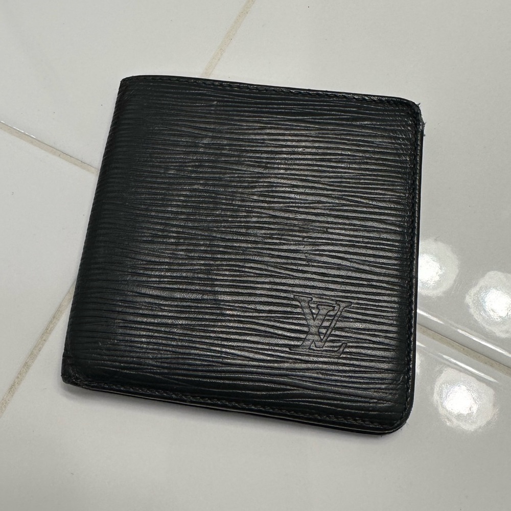 LOUIS VUITTON Men’s wallet